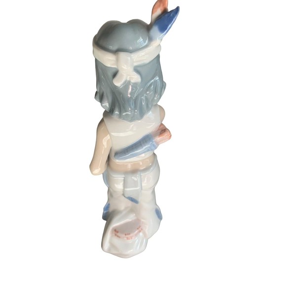 CASADES GIRL SMILING W / ARROWS & KNIFE PORCELAIN FIGURINE 8.5” TALL EUC - Picture 5 of 9